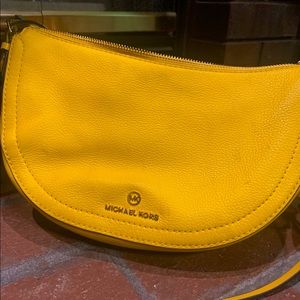Michael KORS Camden Crossbody (Yellow/Sunflower)